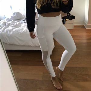 Fabletics White Mila Pocket Leggings NEW WITH TAG
